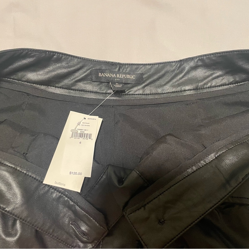 NWT Banana Republic Vegan Leather Midi Skirt with Buttons Black Size 6 - Picture 4 of 8